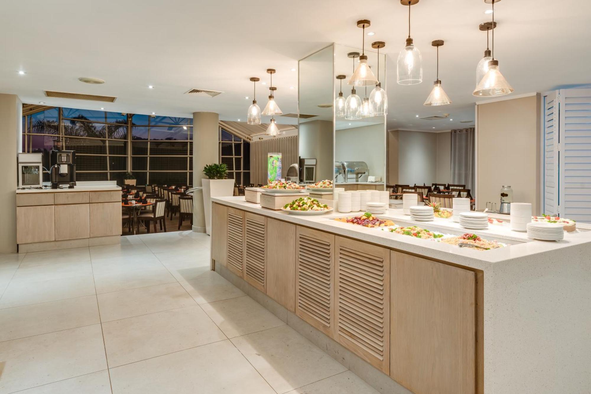 Protea Hotel By Marriott Karridene Beach Amanzimtoti Exterior foto